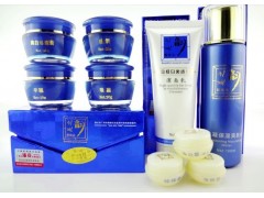 高級白里透紅嫩膚霜四合一美之韻，美之韻香港制造-- 廣西南寧市護(hù)膚精品化妝品公司銷售部