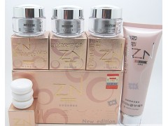 左依右嫩白透紅組合，左依右4件套，正品包郵，貨到付款-- 廣西南寧市護膚精品化妝品公司銷售部