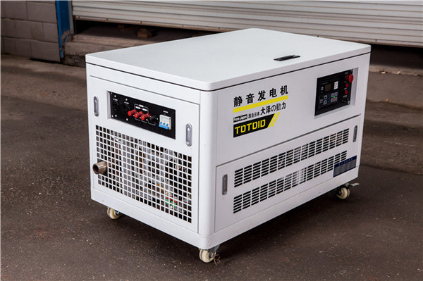 四缸水冷12千瓦靜音汽油發(fā)電機組TOTO12-- 上海豹羅實業(yè)有限公司