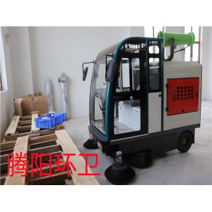 電動(dòng)駕駛式掃地車的優(yōu)點(diǎn)