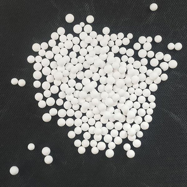活性氧化鋁球-- 河南吉生合環?？萍加邢薰? class=